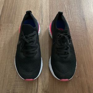 Wmns Nike Epic React